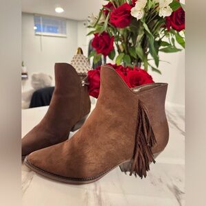 🤎🤎🤎🤎Women's Brown Suede Fringe Ankle Boots - Stylish Western-Inspired Heel 🤎🤎🤎🤎